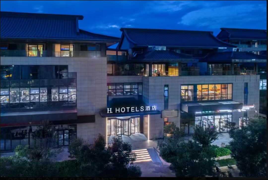 春寒赐浴华清池，，，，，骊宫高处入青云”｜H旅馆（华清池地铁站店）邀您共探1300多年前的罗曼蒂克……